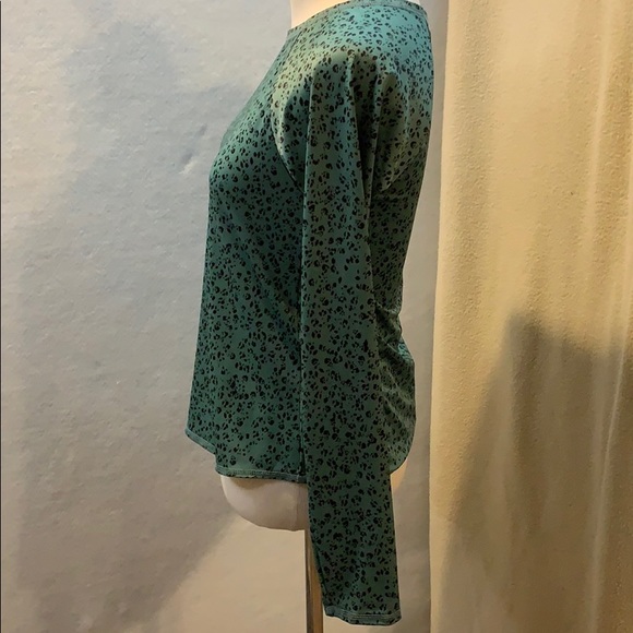 Animal Print Long-sleeve Rashguard - Picture 10 of 13